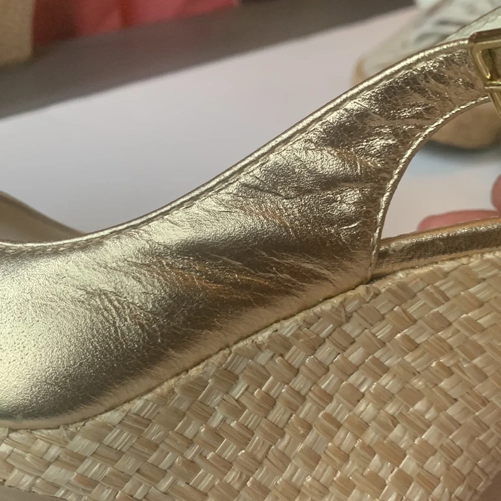 Lilly Pulitzer Gigi Wedge size 7M Gold Metallic